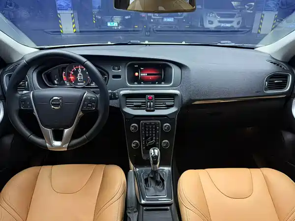 Volvo V40 2017