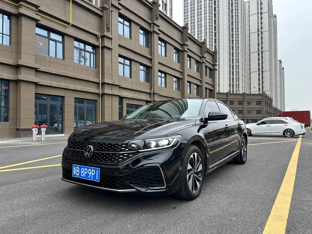 Volkswagen Passat 2023