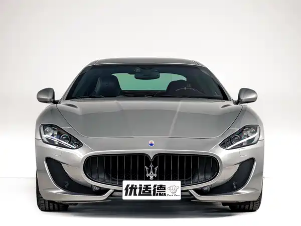 Maserati Granturismo 2013