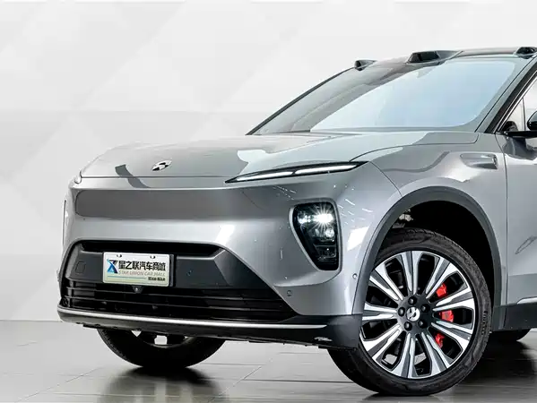 NIO ES8 2025