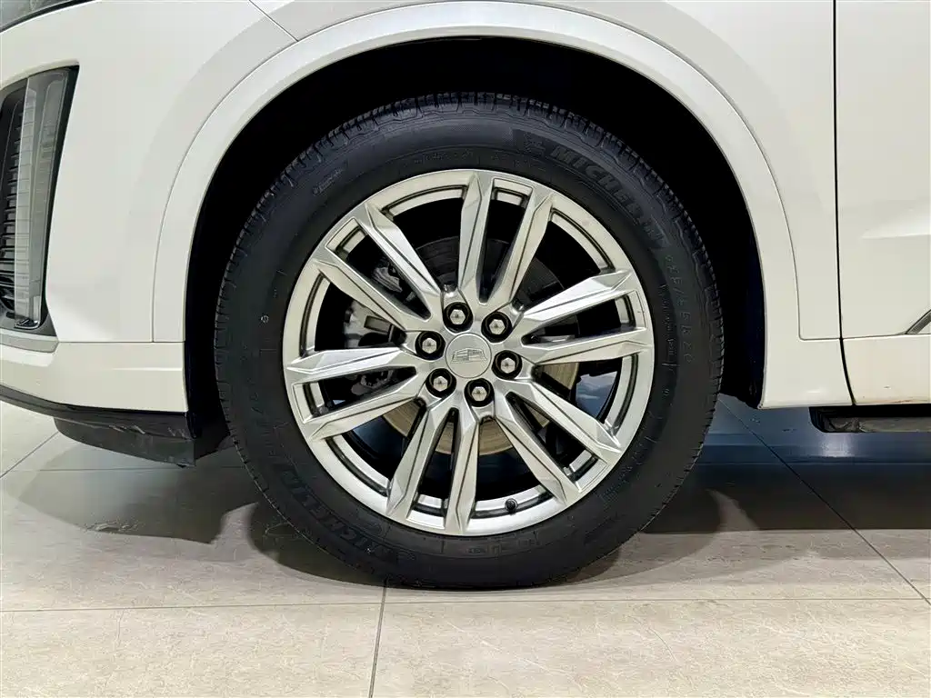 Cadillac XT6 2022 — фото 10