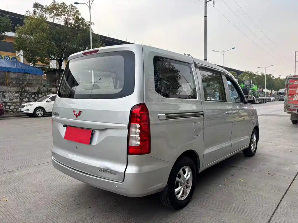 Wuling Hongguang V 2020 — фото 7