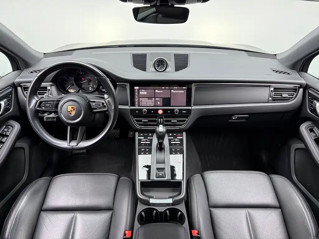 Porsche Macan 2023 — фото 11
