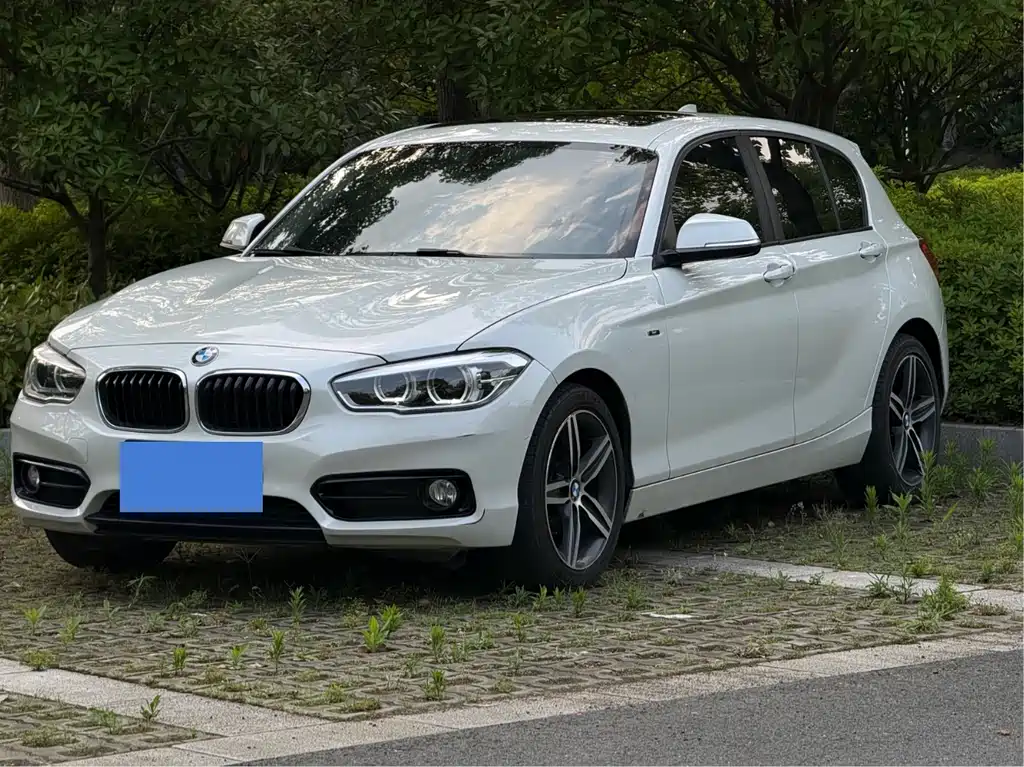 BMW 1 Series 2015 — фото 1