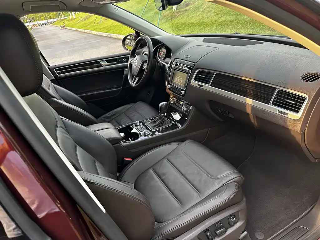 Volkswagen Touareg 2018 — фото 12