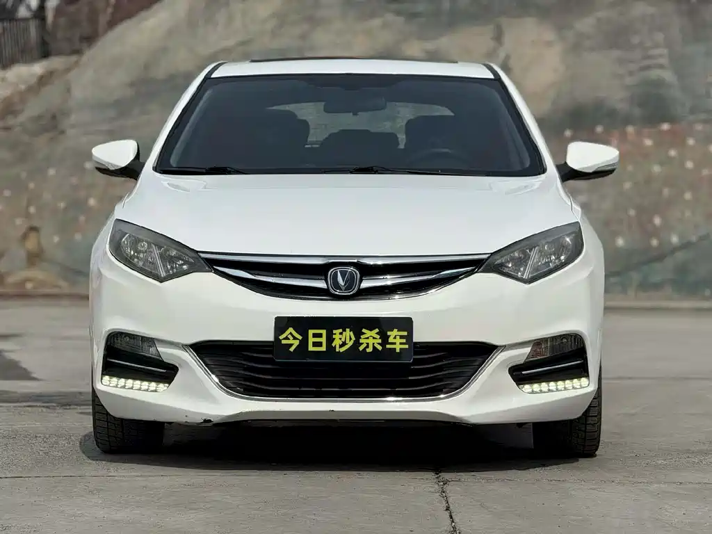 Changan Eado XT 2017 — фото 2