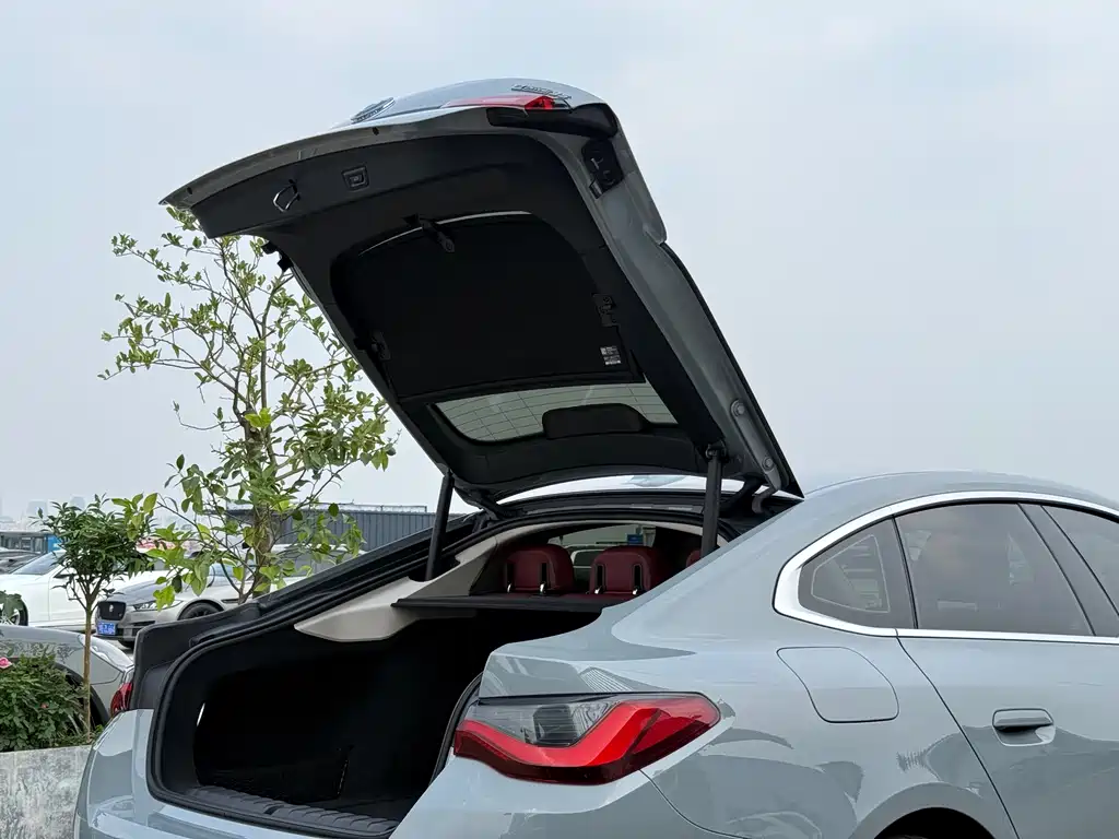 BMW i4 2023 — фото 15