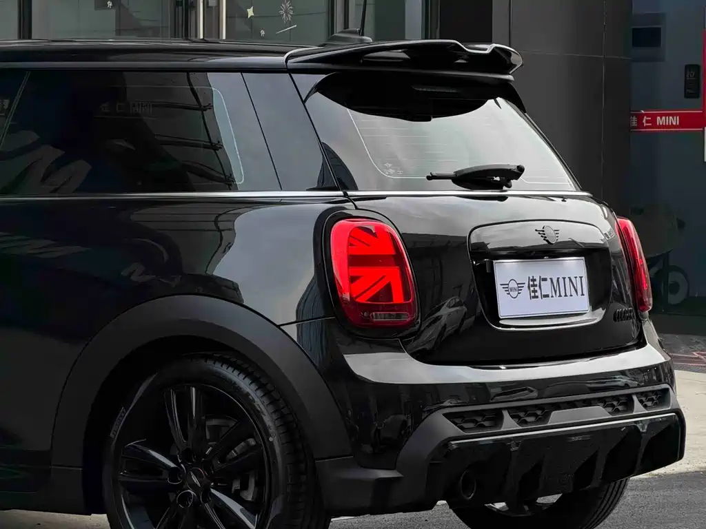MINI MINI 2022
