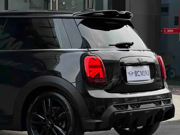 MINI MINI 2022