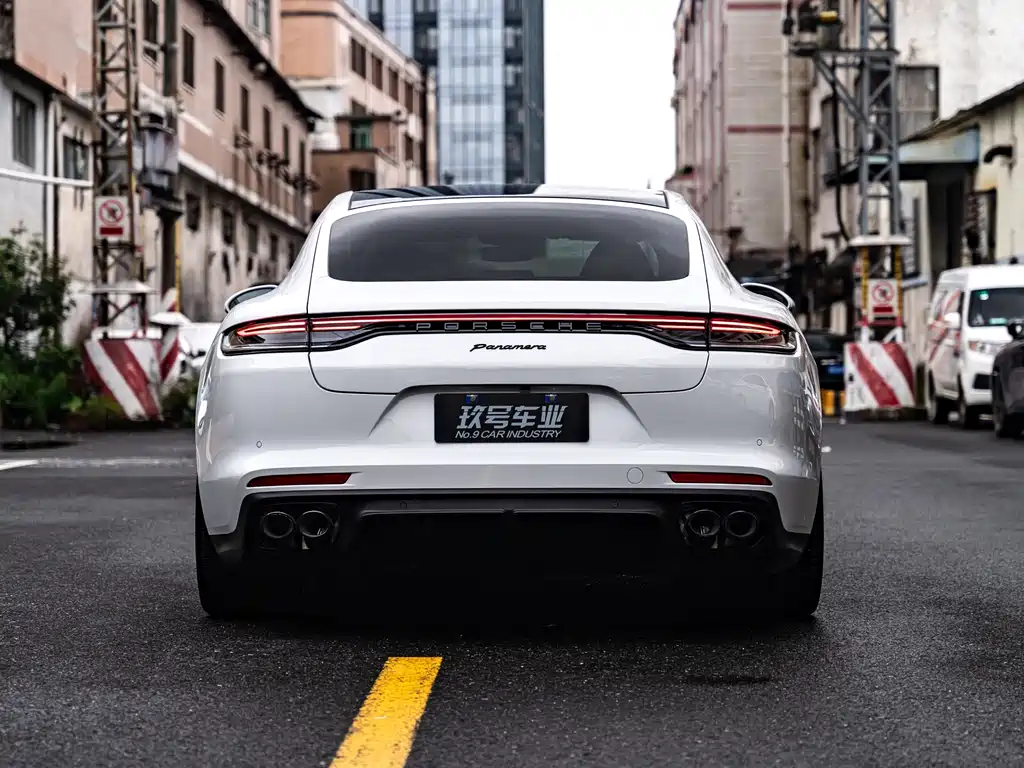 Porsche Panamera 2024