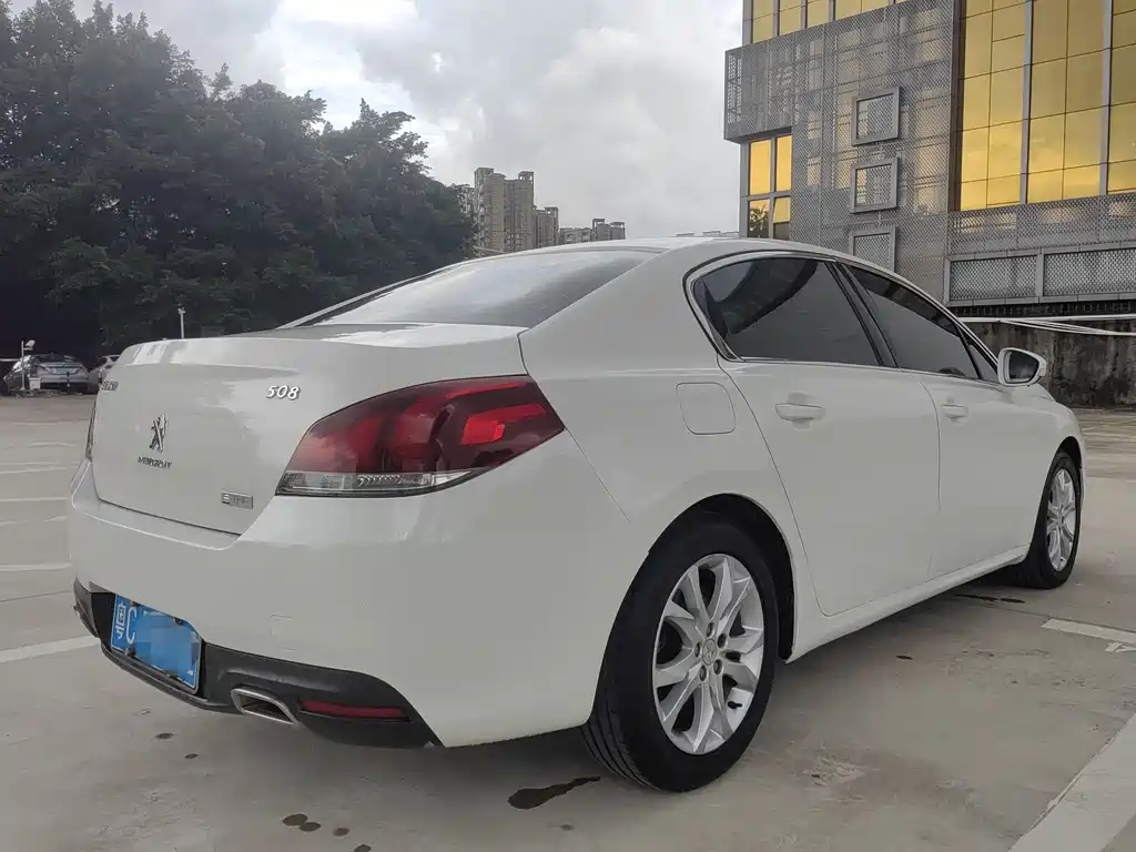 Peugeot 508 2015 — фото 17