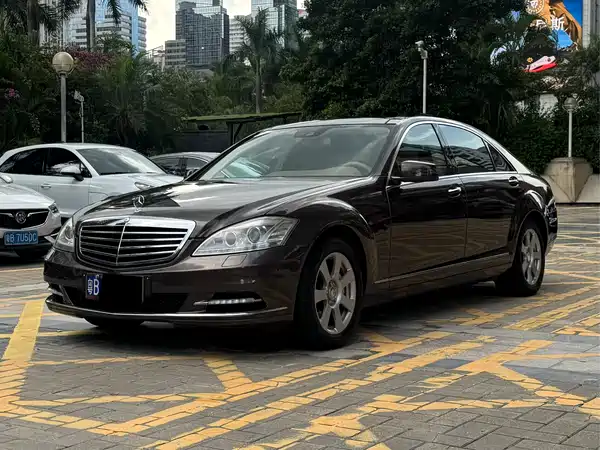 Mercedes-Benz S-Class 2010
