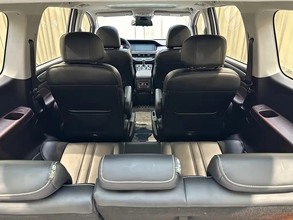 GAC Trumpchi M6 2021 — фото 20