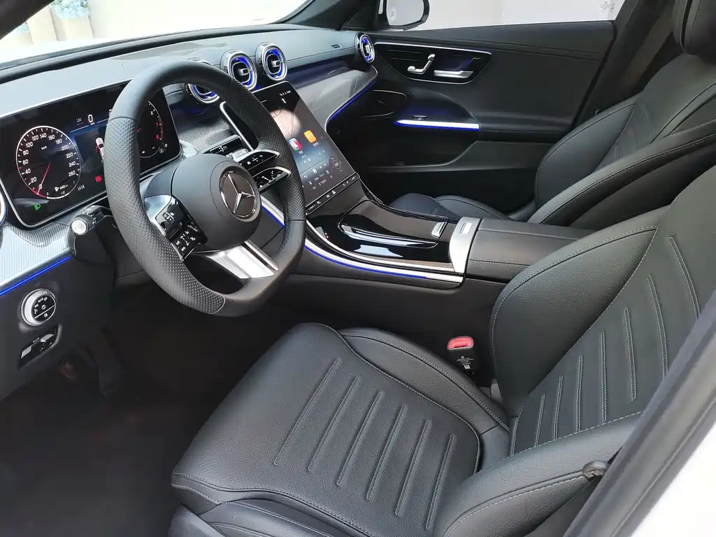 Mercedes-Benz C-Class 2025