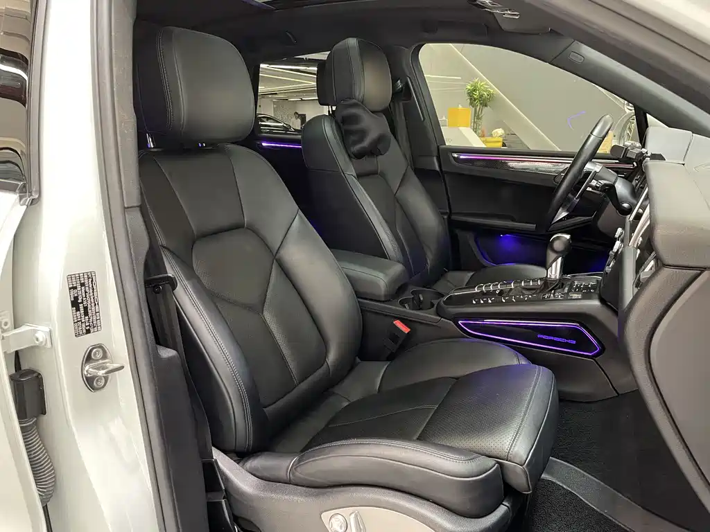 Porsche Macan 2018 — фото 13