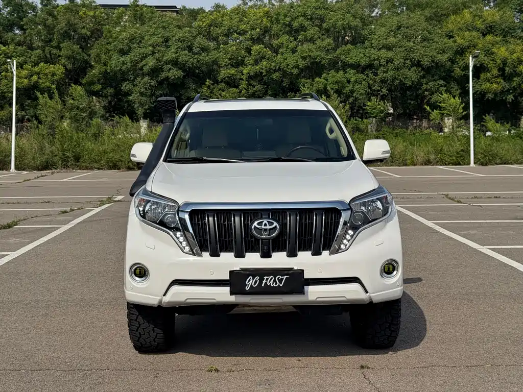 Toyota Prado 2014 — фото 2