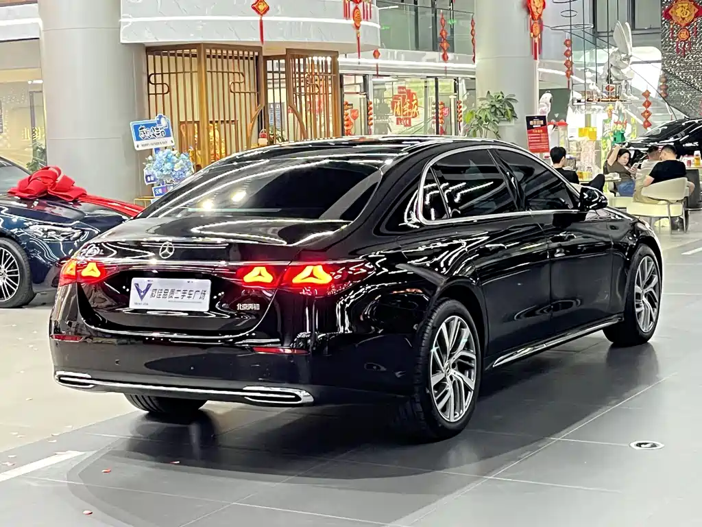 Mercedes-Benz E-Class 2024