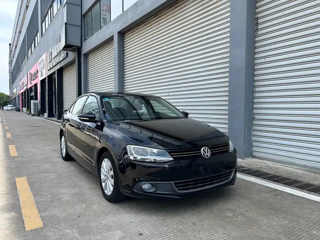 Volkswagen Sagitar 2013