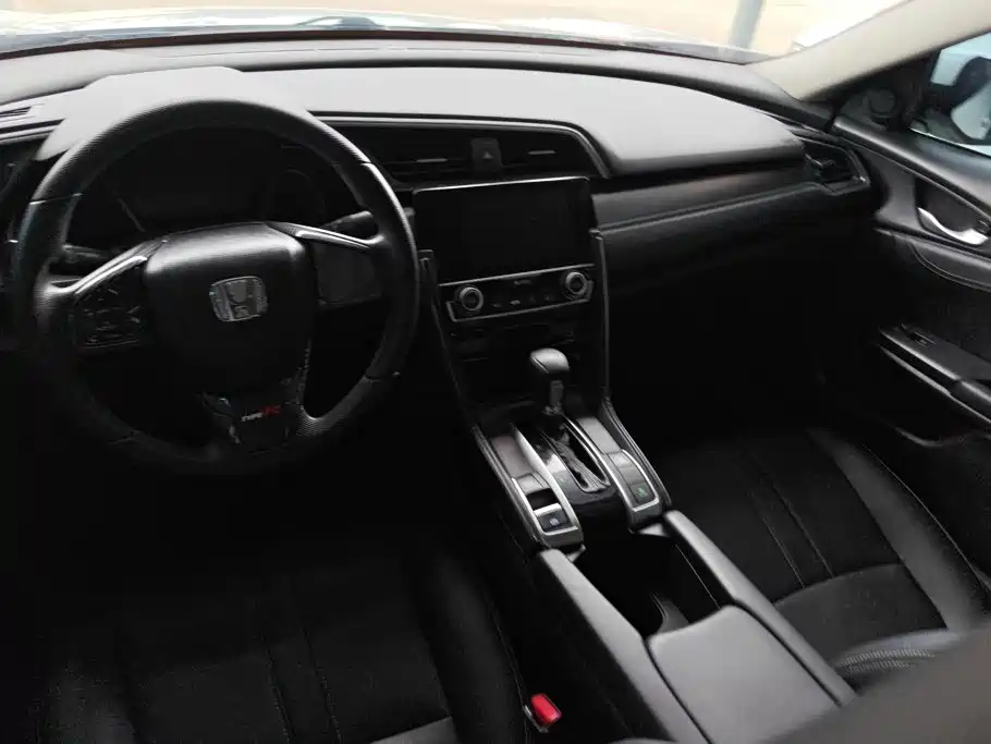 Honda Civic 2018 — фото 12
