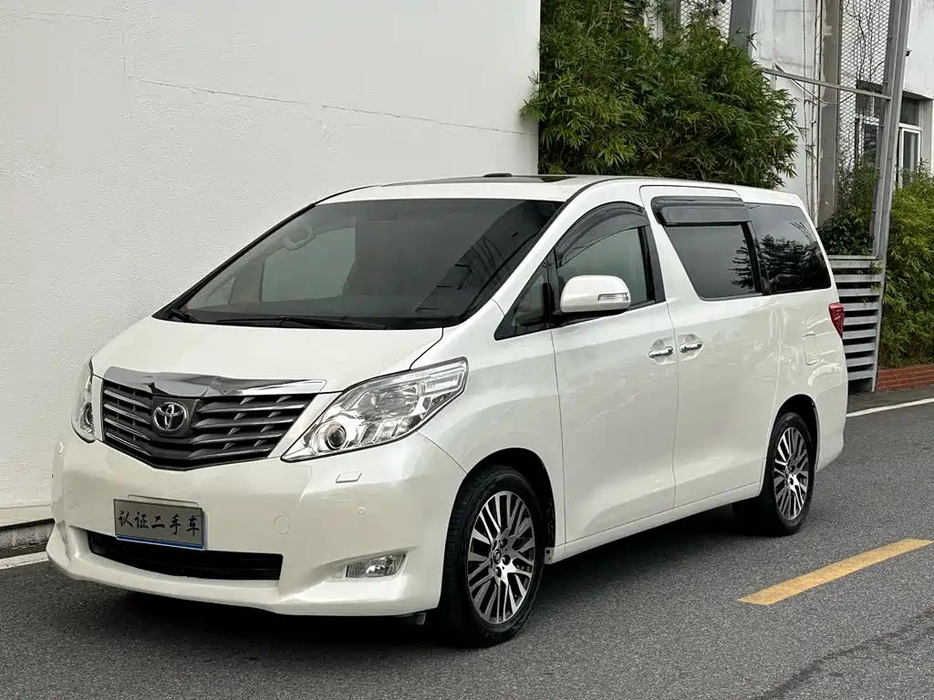 Toyota Alphard 2011 — фото 1