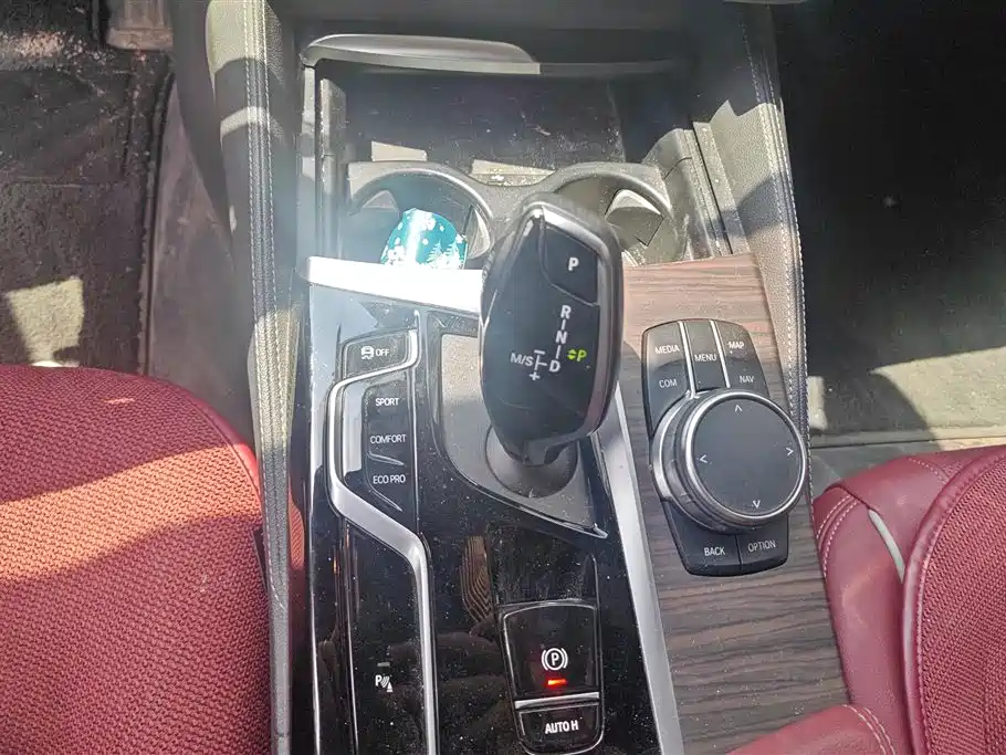 BMW 5 Series 2023 — фото 16