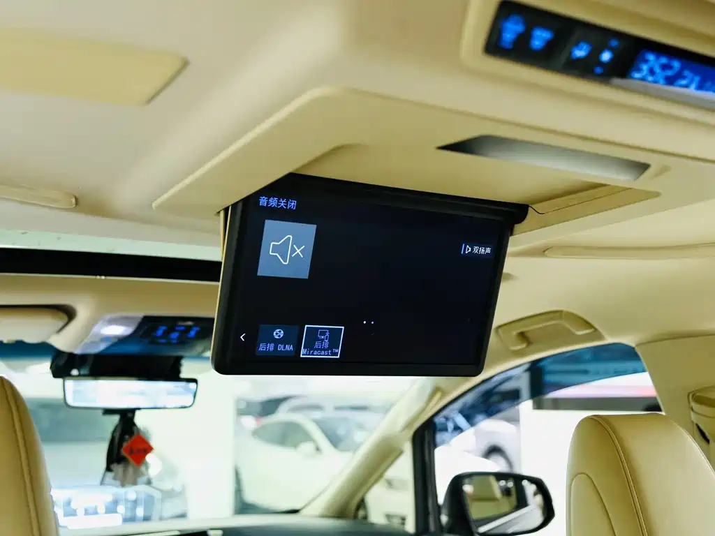 Toyota Alphard 2021 — фото 20