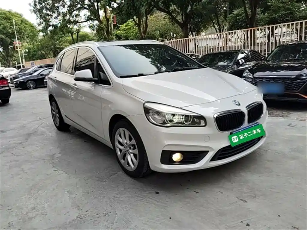 BMW 2 Series Active Tourer 2017 — фото 4