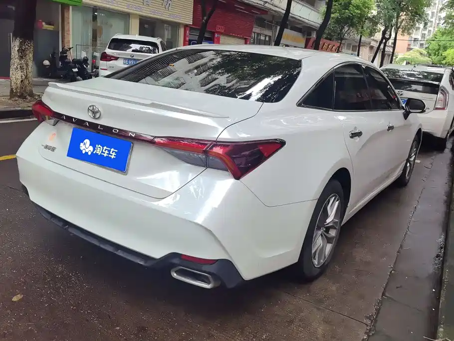 Toyota Avalon 2022