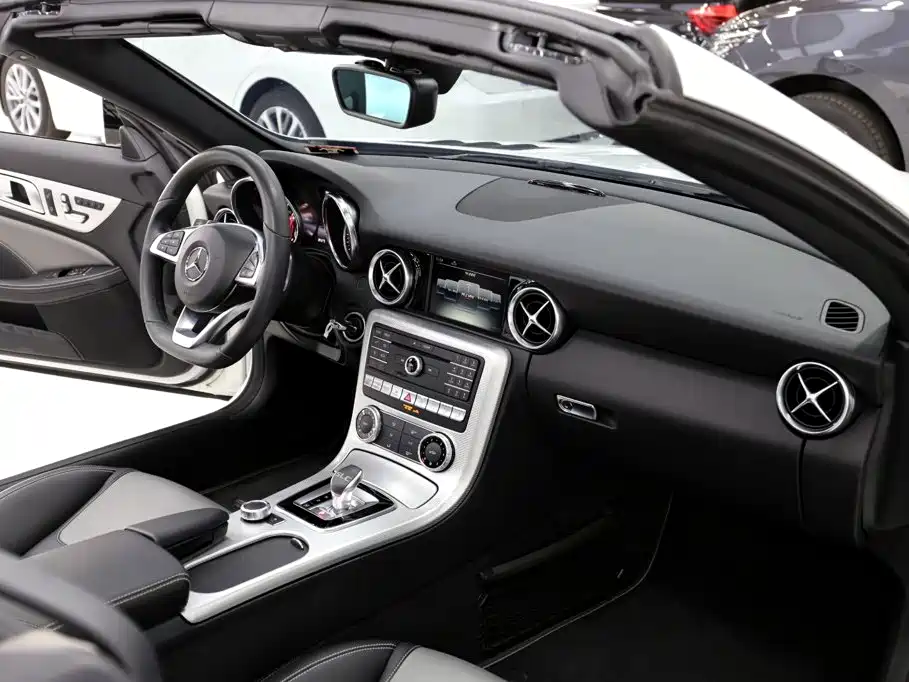 Mercedes-Benz SLC 2019 — фото 12