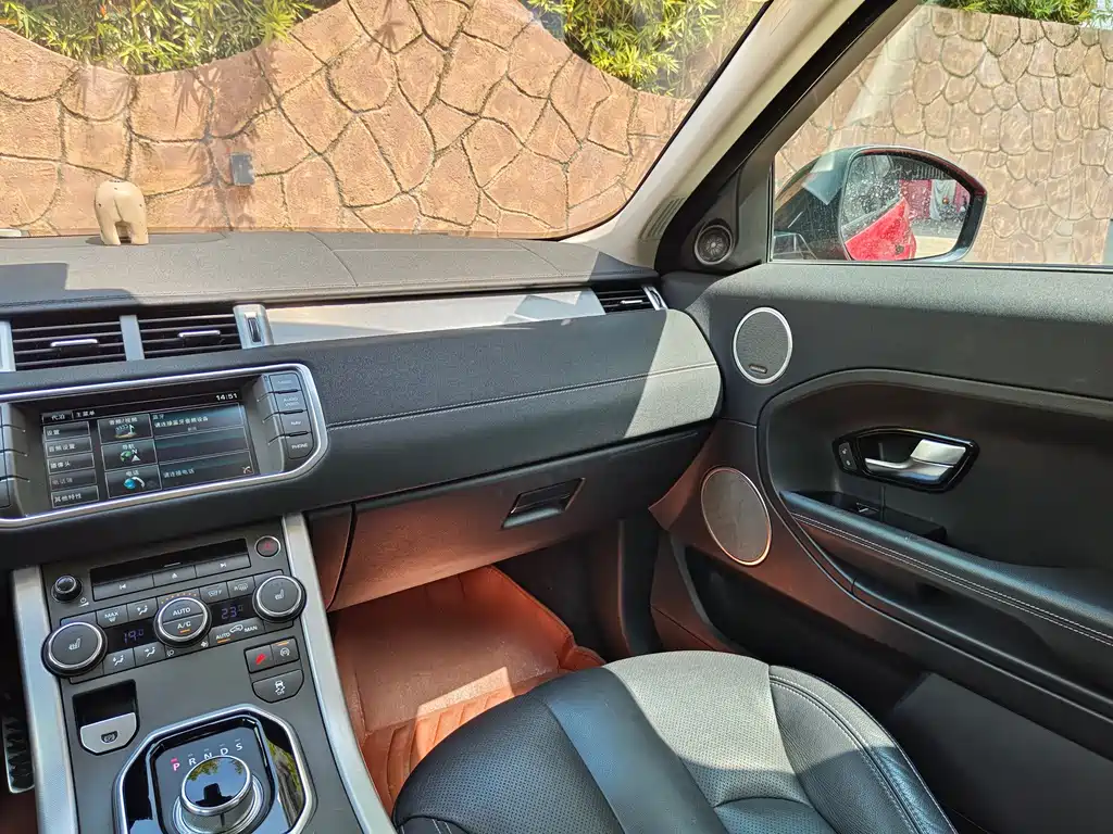 Land Rover Evoque 2015 — фото 14