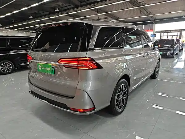 Roewe iMAX8 New Energy 2025
