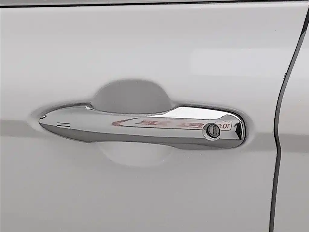 Toyota Camry 2023 — фото 18