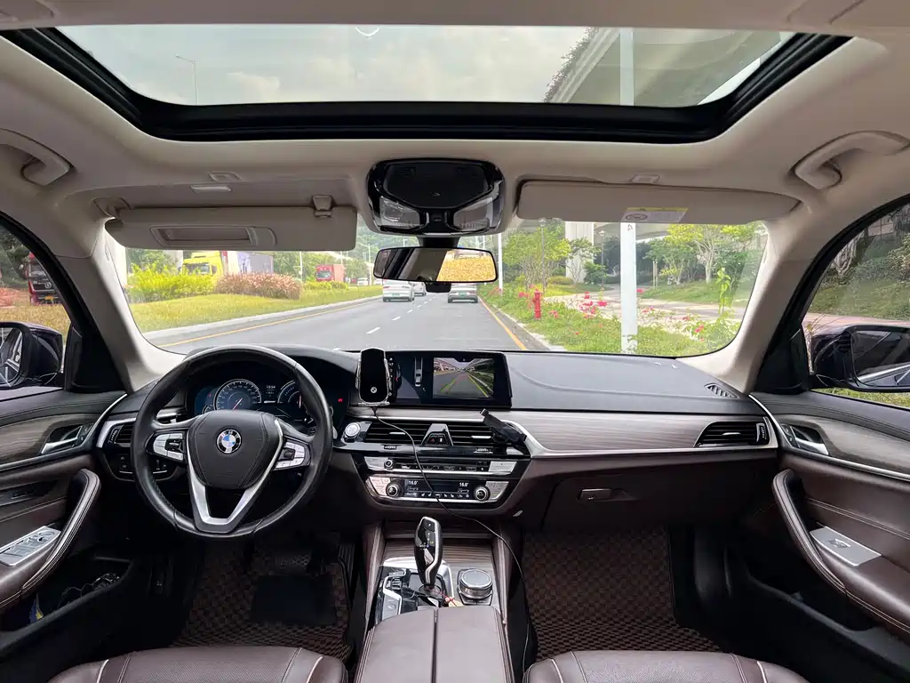BMW 5 Series New Energy 2018 — фото 15