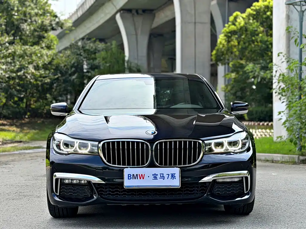 BMW 7 Series 2017 — фото 2