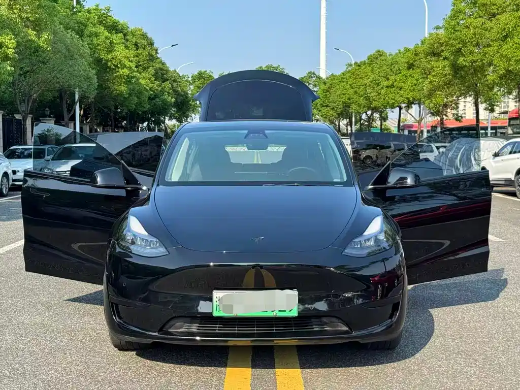 Tesla Model Y 2023 — фото 18