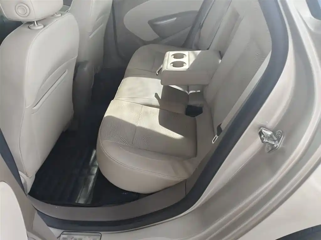 Buick Excelle 2014 — фото 17
