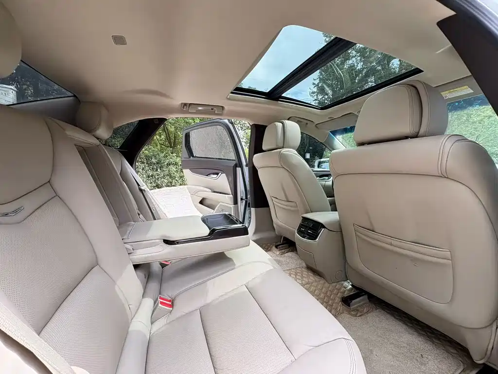 Cadillac XTS 2015 — фото 9