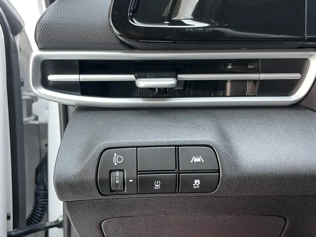Hyundai Elantra 2022 — фото 18