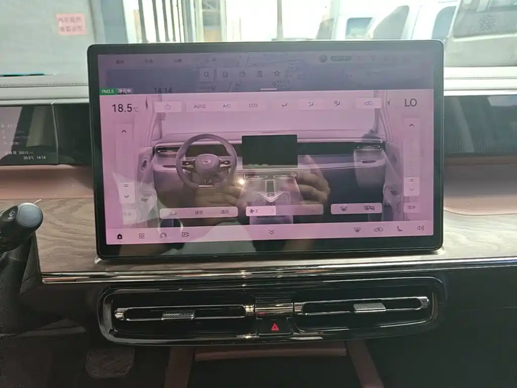 GAC Trumpchi E8 PHEV 2024 — фото 13