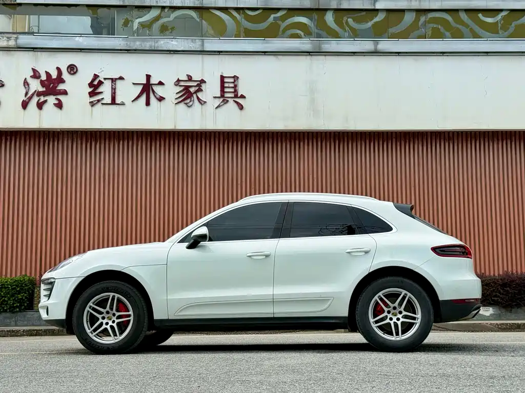 Porsche Macan 2014