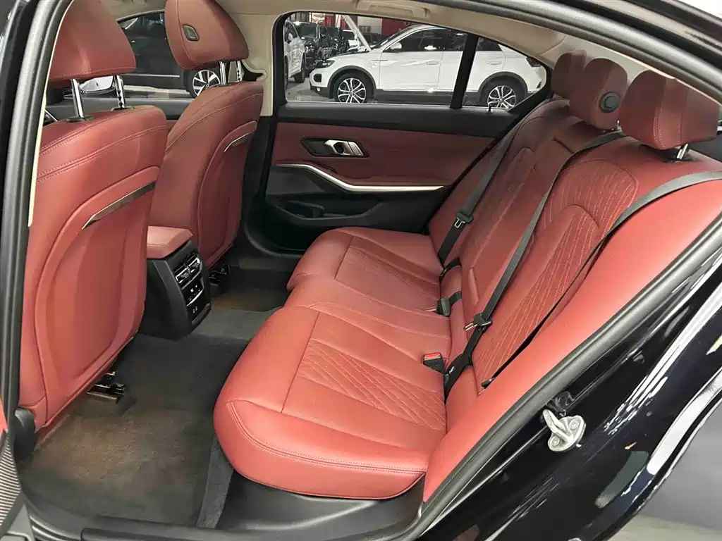BMW 3 Series 2023 — фото 15