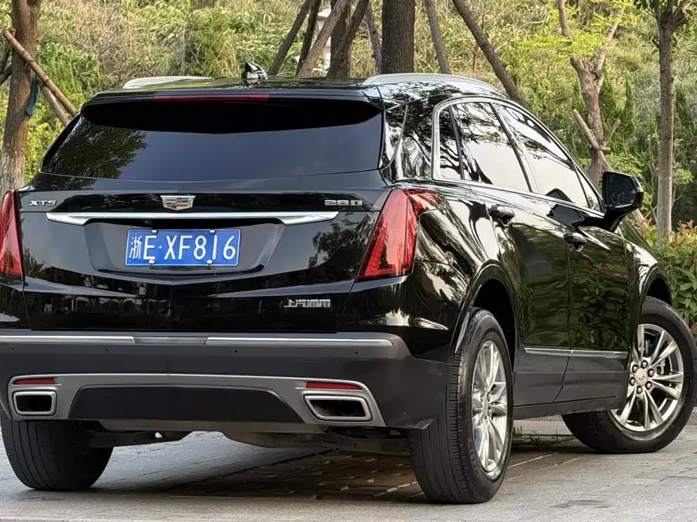 Cadillac XT5 2021 — фото 9