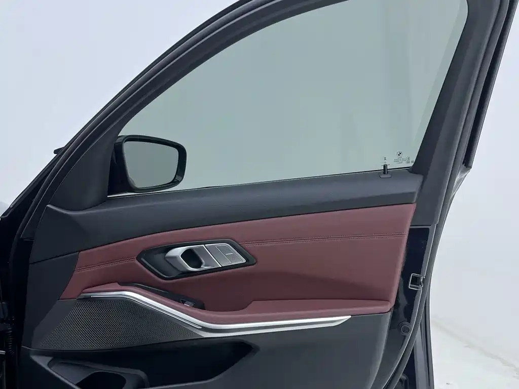 BMW 3 Series 2022 — фото 10