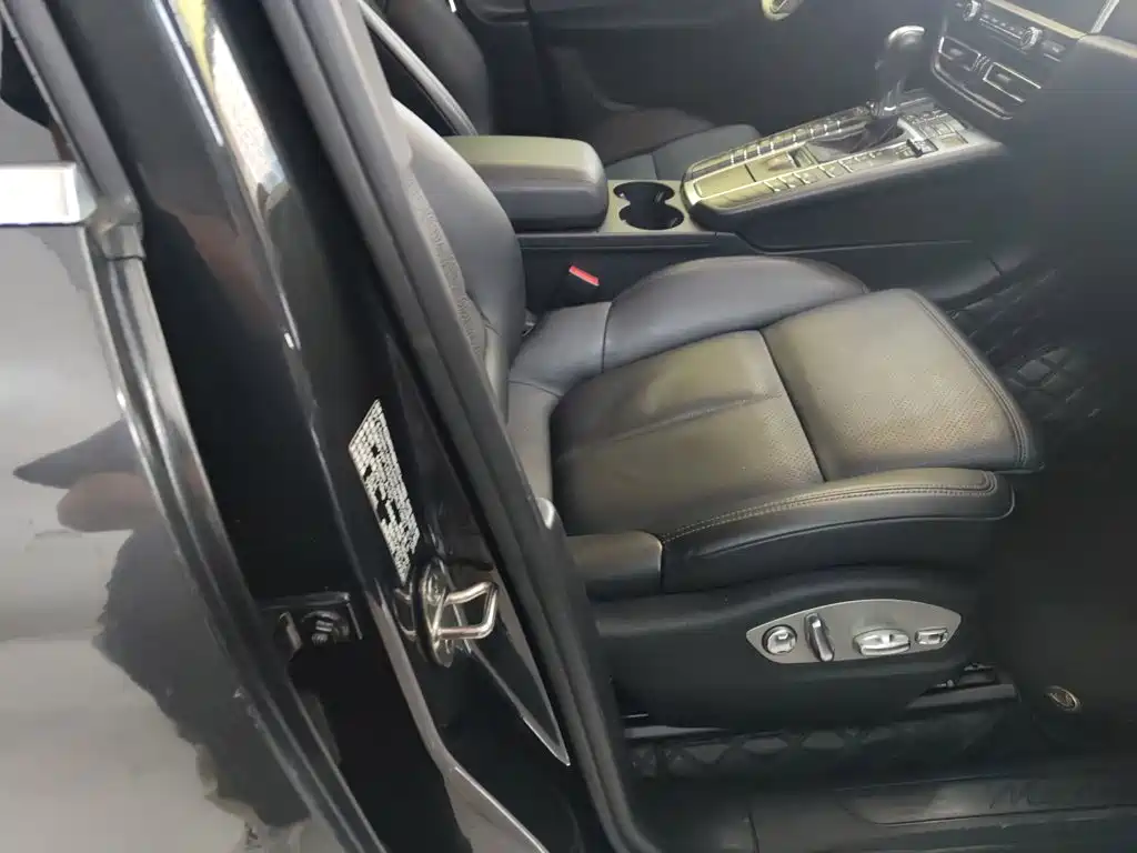 Porsche Macan 2021 — фото 25