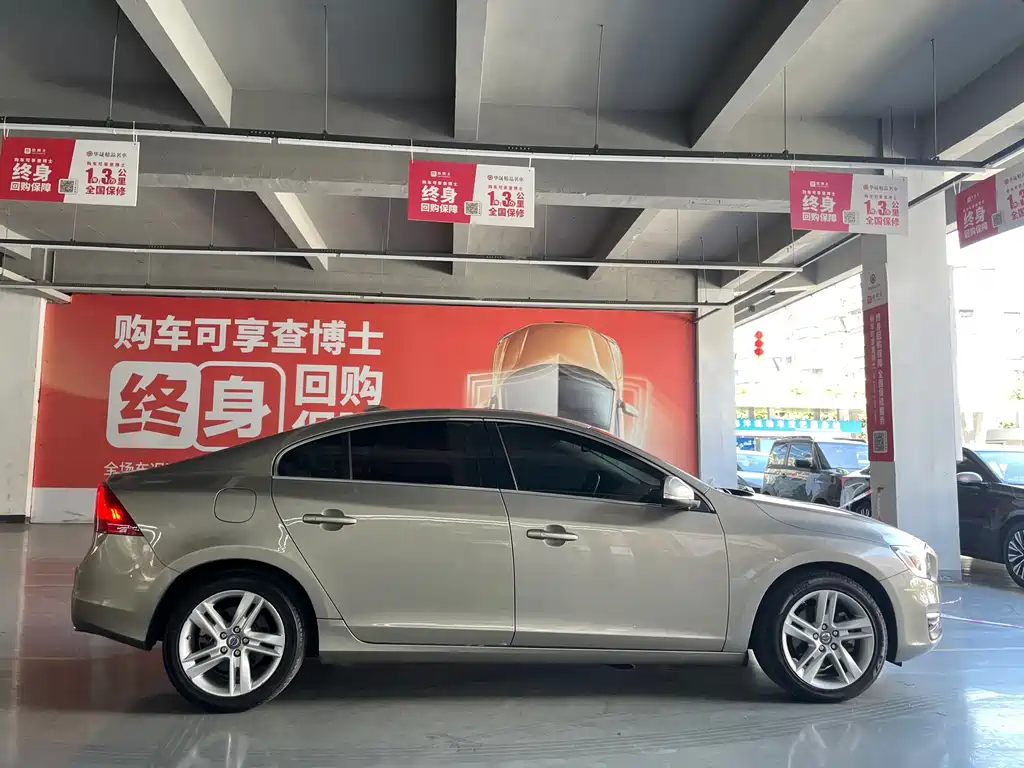 Volvo S60 2015 — фото 10