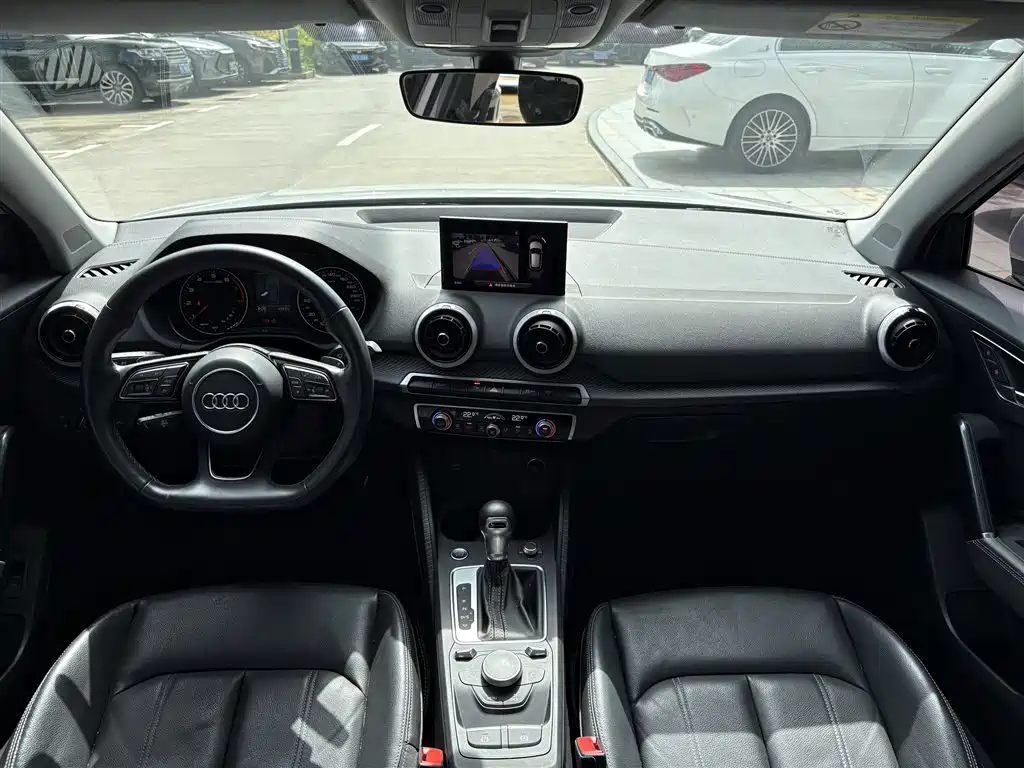 Audi Q2L 2022