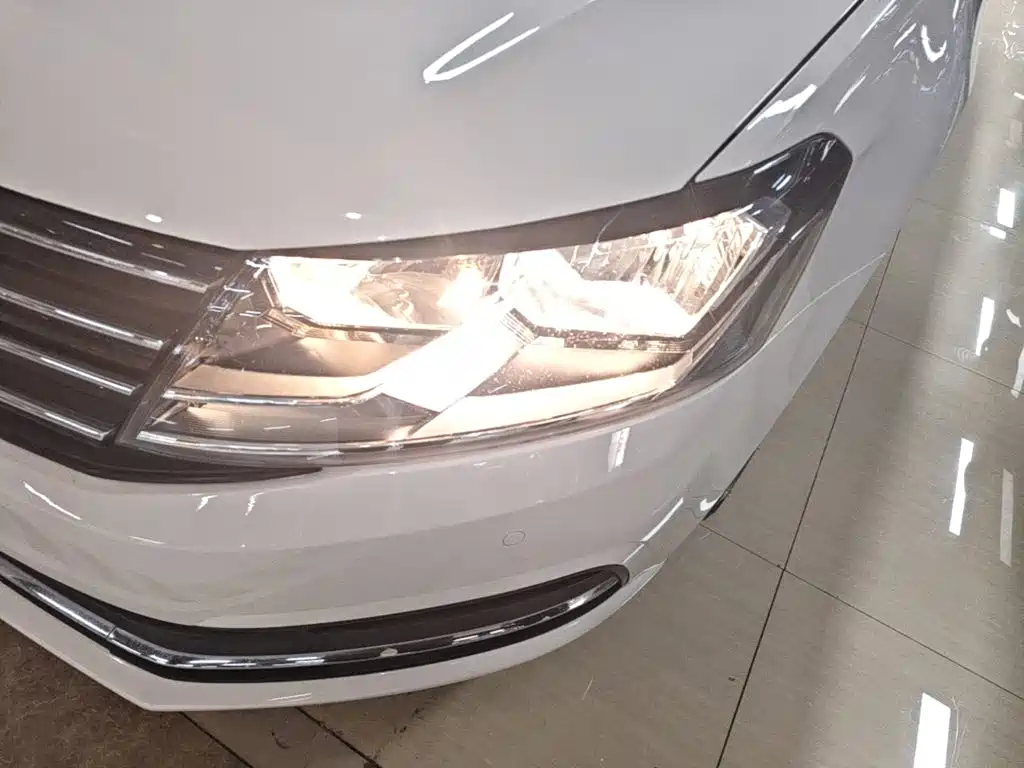 Volkswagen Lavida 2018 — фото 24
