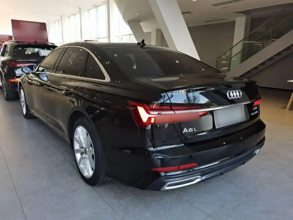 Audi A6L 2022