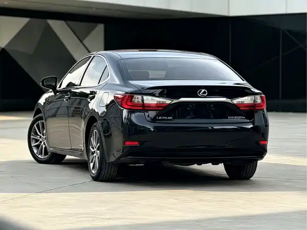 Lexus ES 2017