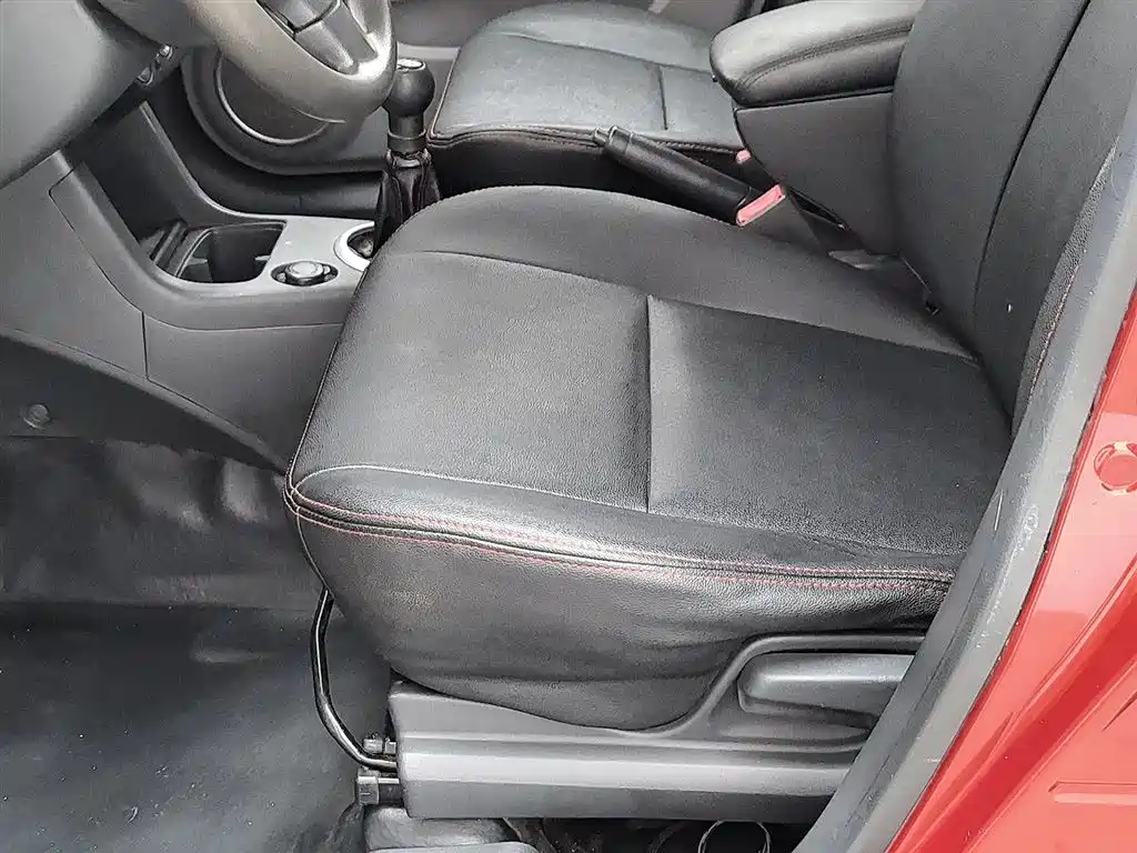 Suzuki Swift 2015 — фото 20